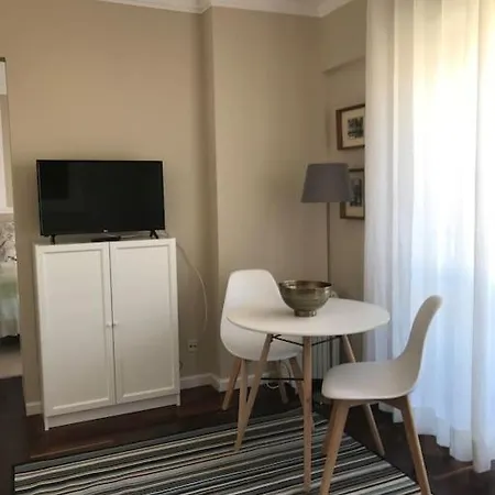 New Monsanto View Charming @ Campolide - 3b דירה